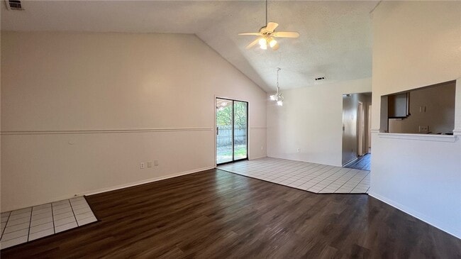 Building Photo - 10 Brookhaven Ct