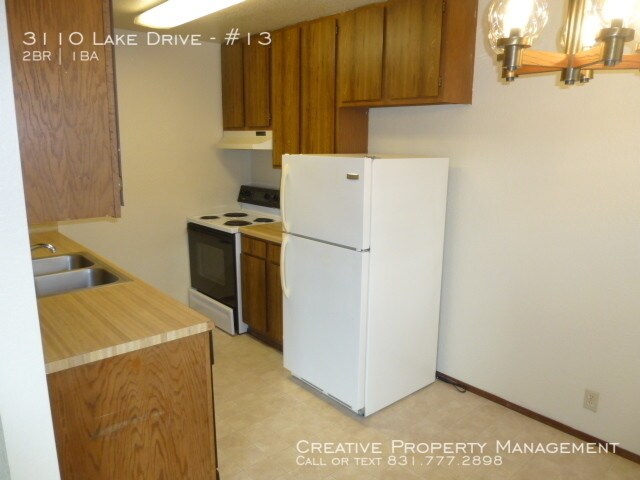 Building Photo - 3110 Lake Dr