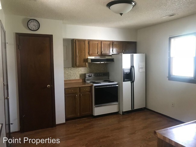 Building Photo - 1 br, 1 bath House - 112 E 12th St