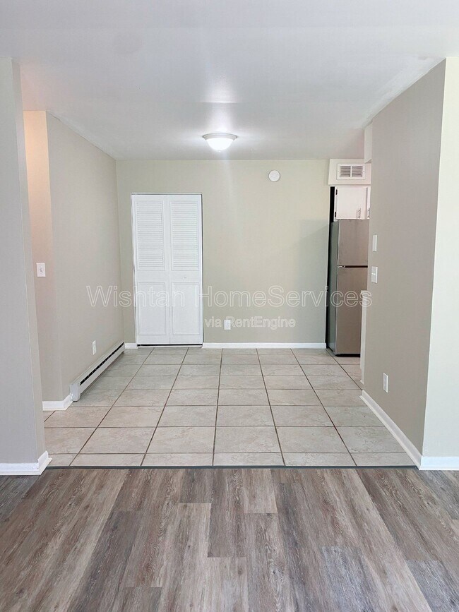 Foto del edificio - 202 Charleston Blvd