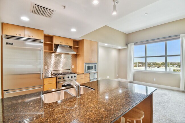 Foto del edificio - 1120 E Kennedy Blvd