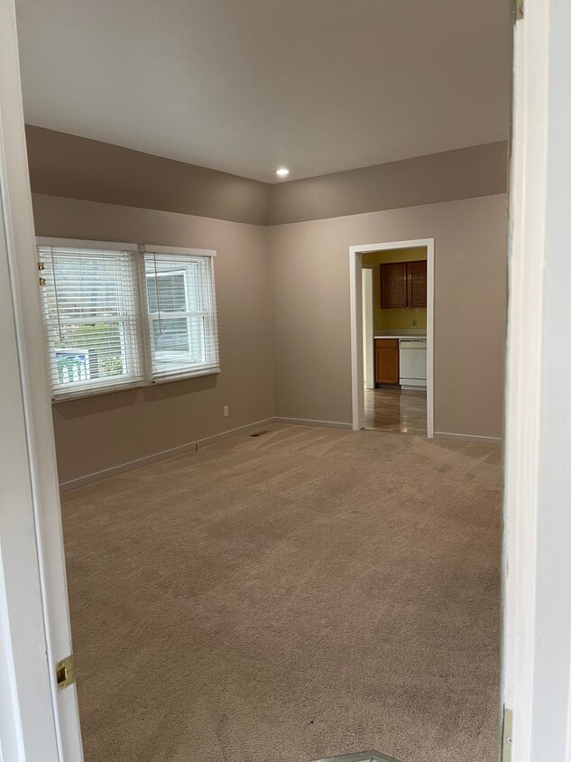 living room - 21744 Almaden Rd