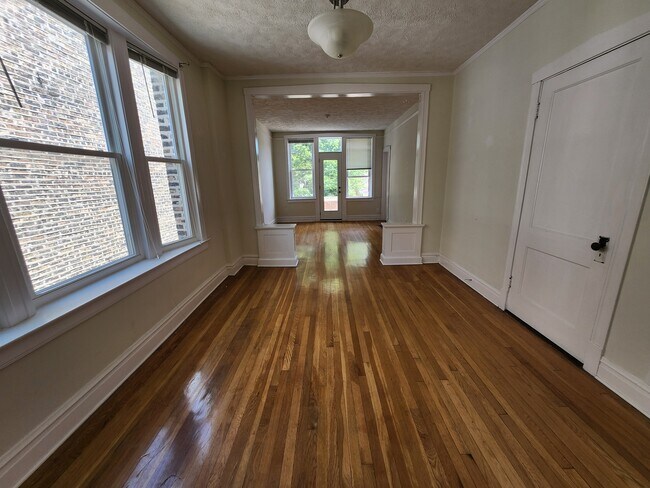 Dining Room - 3010 N Washtenaw Ave