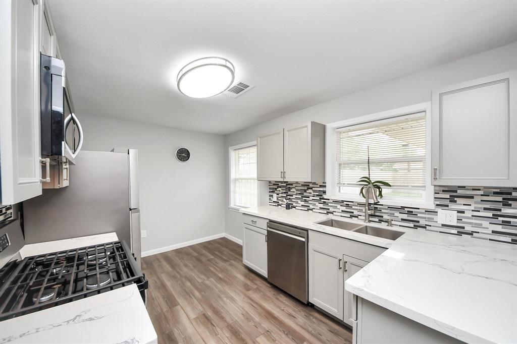 Foto principal - 3111 Tanglebriar Dr