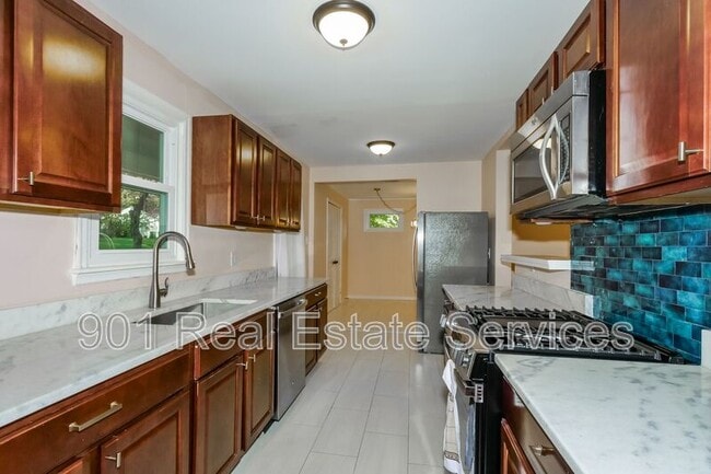 Foto del edificio - 5103 Edenshire Ave