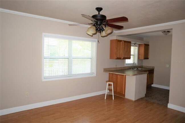 Building Photo - 1219 E Frierson Ave