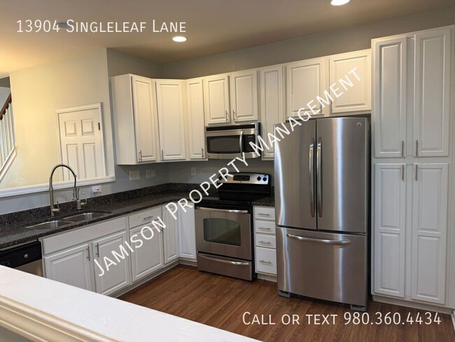 Building Photo - 13904 Singleleaf Lane