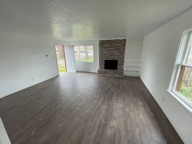 Foto del edificio - 3916 Homedale Rd