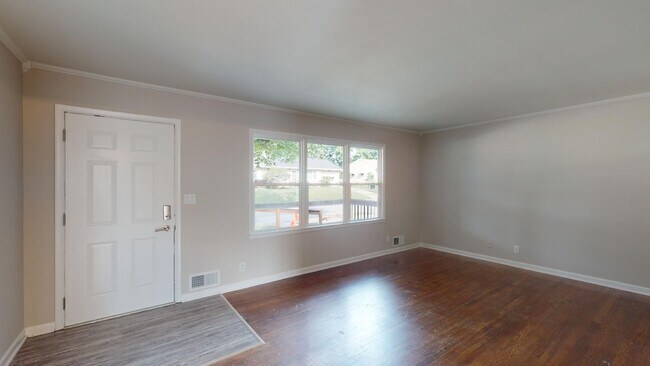 Foto del edificio - Ranch home close to Parkway