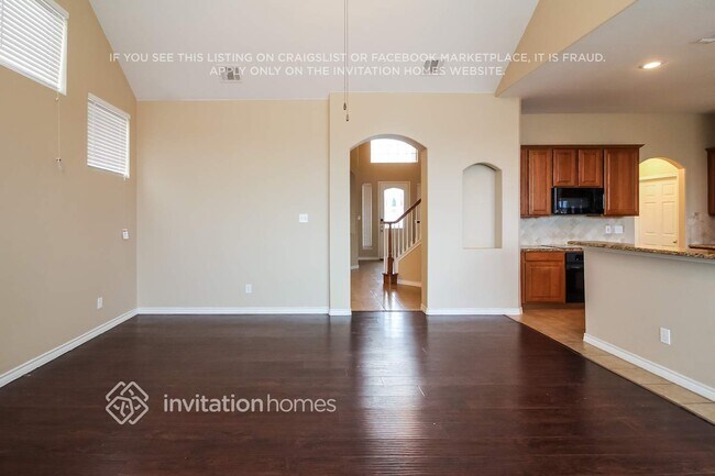 Building Photo - 908 Evergreen Ln