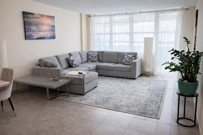 Building Photo - 3725 S Ocean Dr