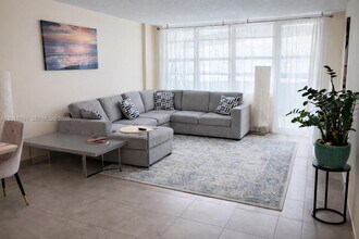 Building Photo - 3725 S Ocean Dr