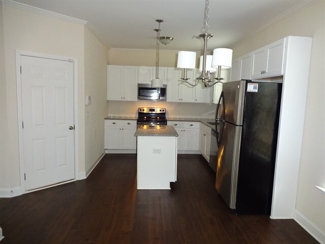 Foto del edificio - 2049 Greenfern Ct