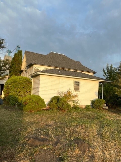 Exterior from East - 303 4th St
