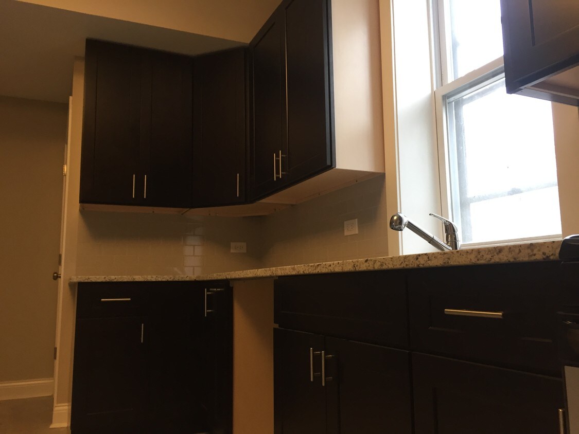 Foto principal - 6029 S Eberhart Ave