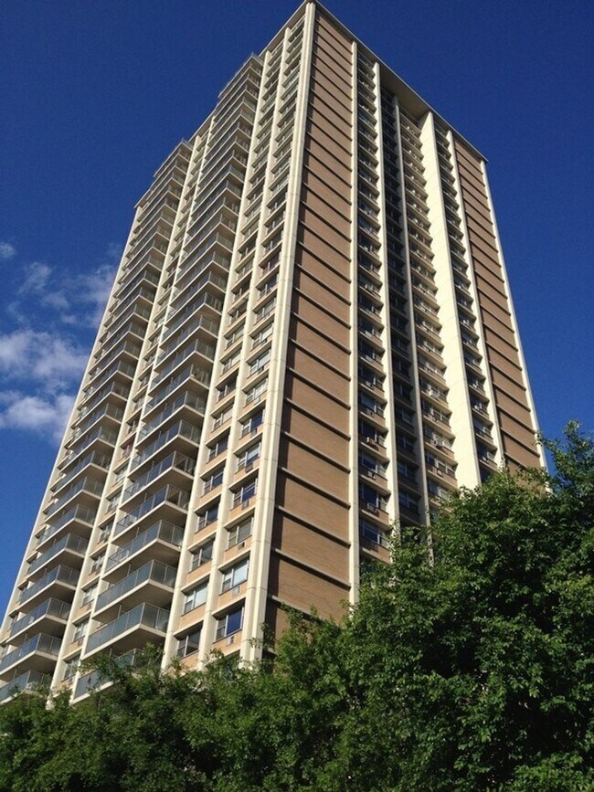 Foto del edificio - 75 Henry St