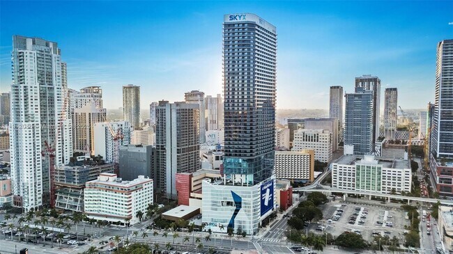 Foto del edificio - 398 NE 5th St