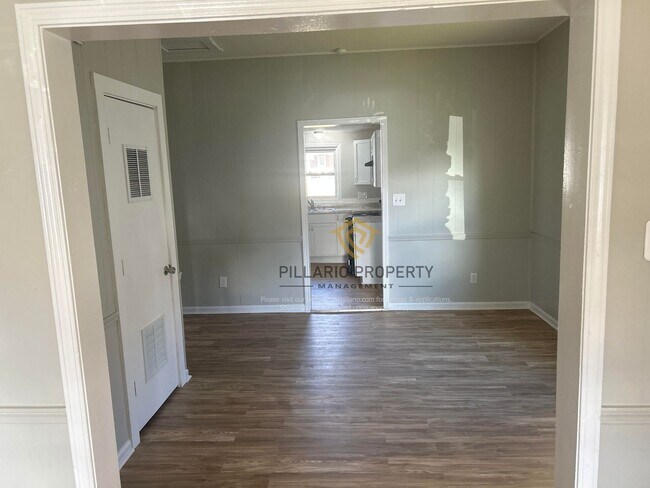 Building Photo - Anderson 3 Bed / 1 Bath Home!