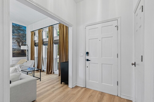 Foto del edificio - 1412 Seabrook Dr