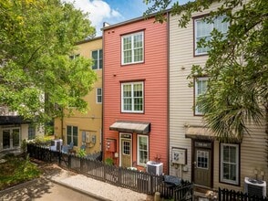 Building Photo - 728 S Shelmore Blvd