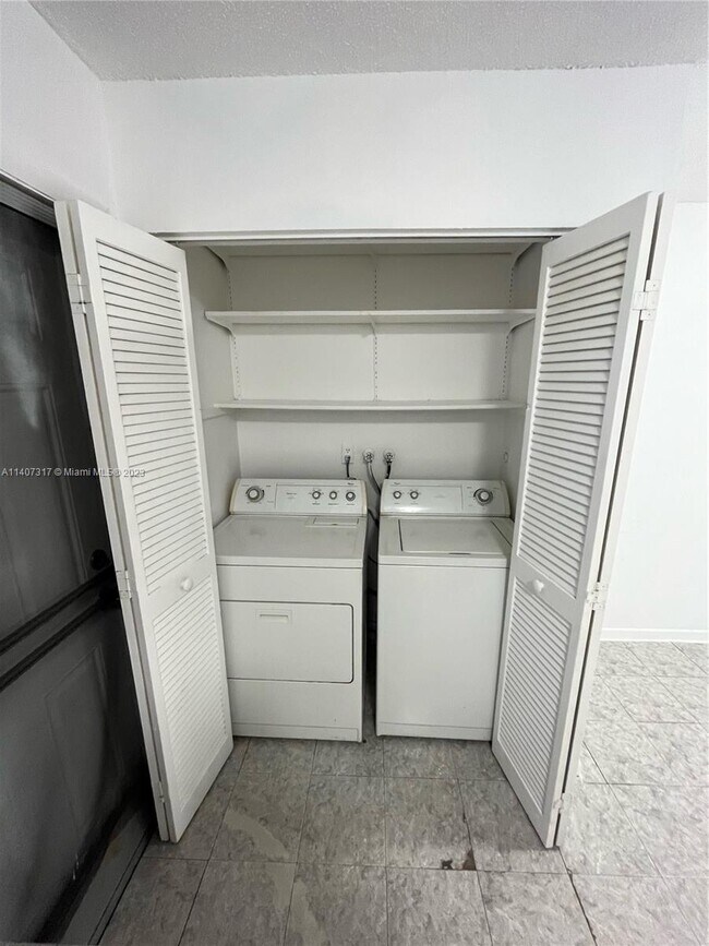 Foto del edificio - 1490 NW 20th St