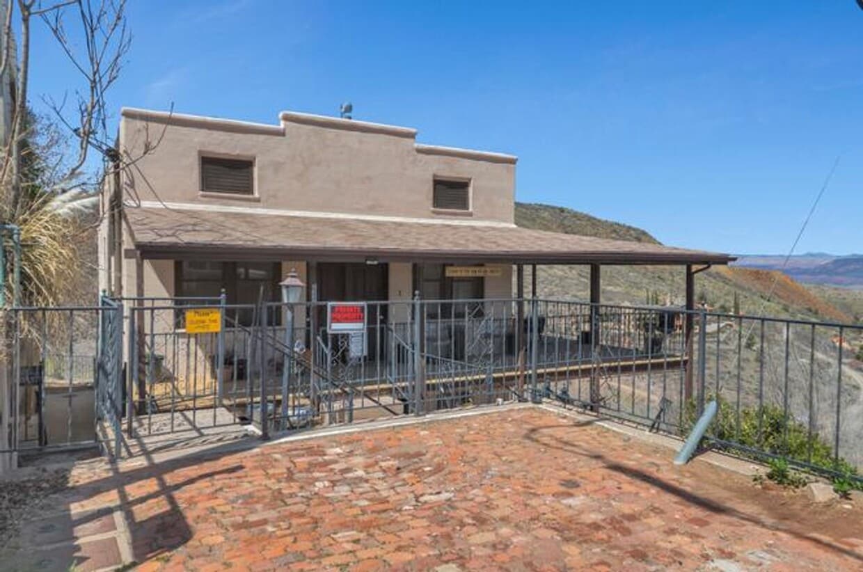 Primary Photo - 3 Bedroom 1 Bath Apartment In Jerome conta...