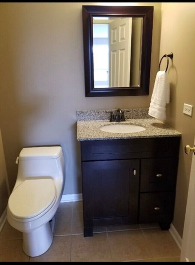 Foto del edificio - 2337 Summerlin Dr