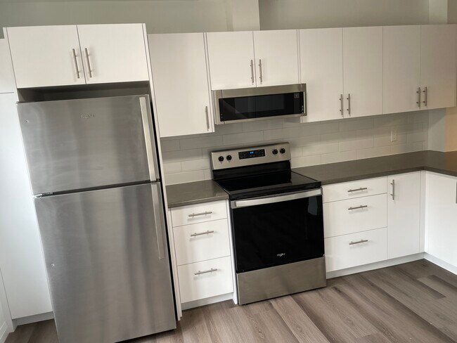 Building Photo - Huronia Village