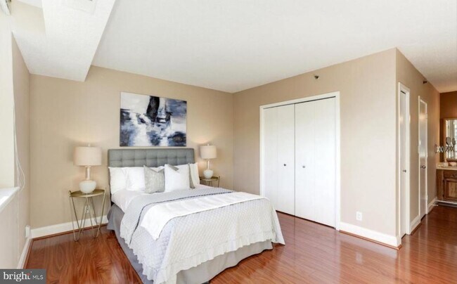 Foto del edificio - 5505 Seminary Rd