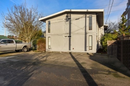 Building Photo - 265 E Sunset Way