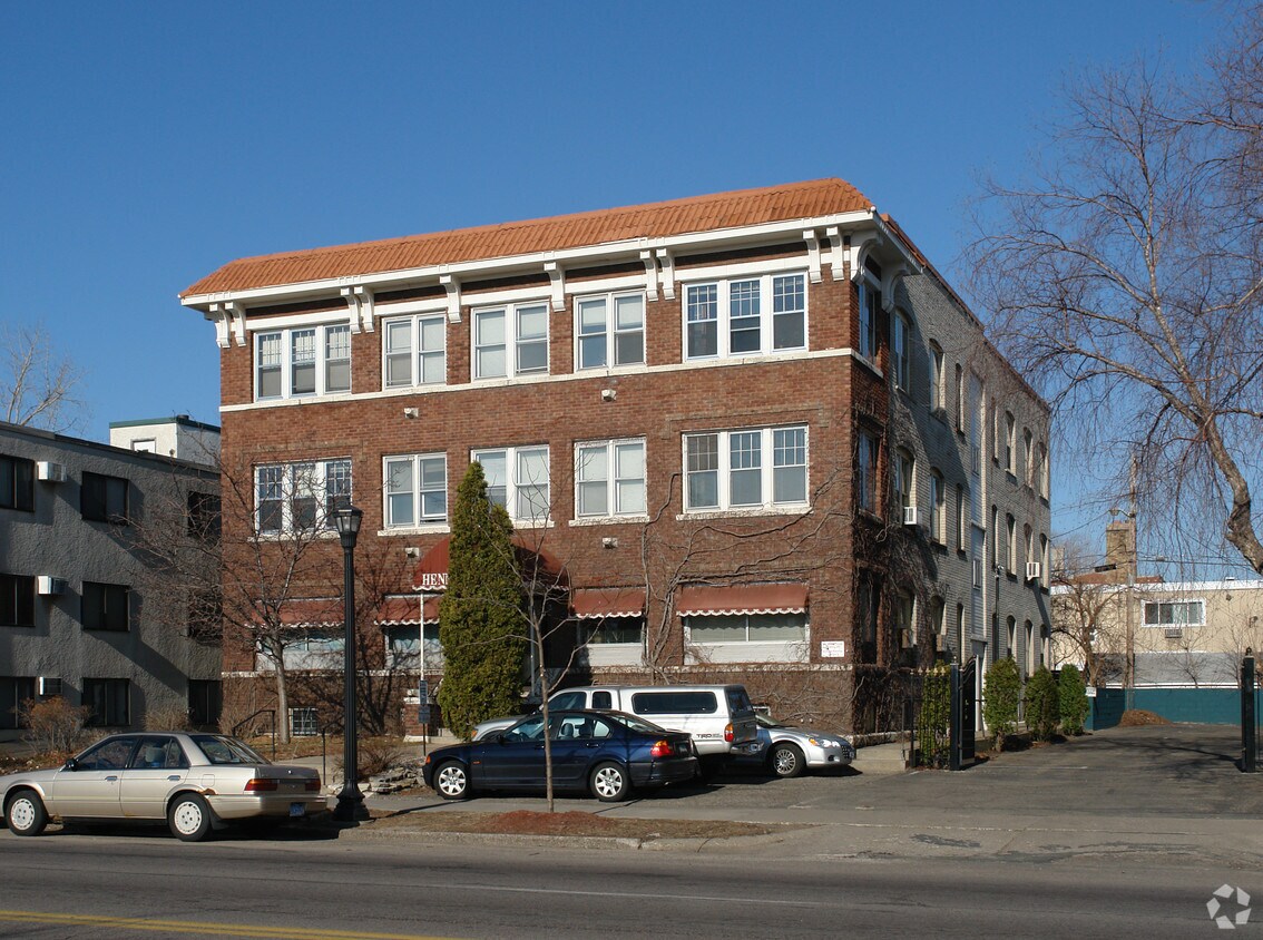 Primary Photo - Hennepin Isles