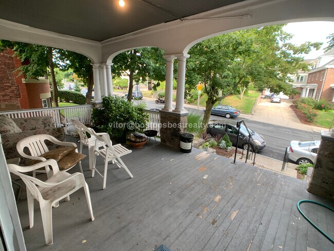 Foto del edificio - 80 Corey Rd