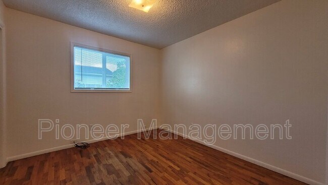 Building Photo - 3071 NE Johnson St