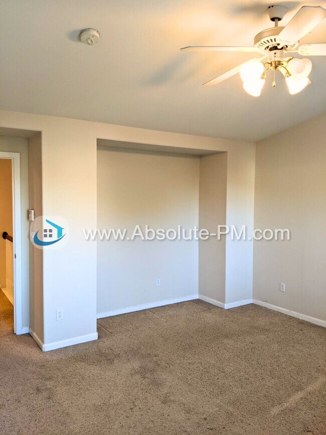 Building Photo - Available Now! Amazing 5 Bedroom 3 Bath Ho...