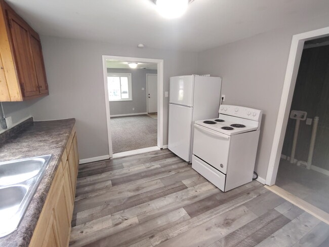 Building Photo - 608 Ellenhurst Dr
