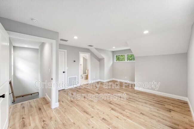 Foto del edificio - 444 Delaney Park Dr
