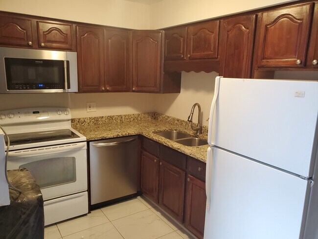 Foto del edificio - 872 S Plum Grove Rd