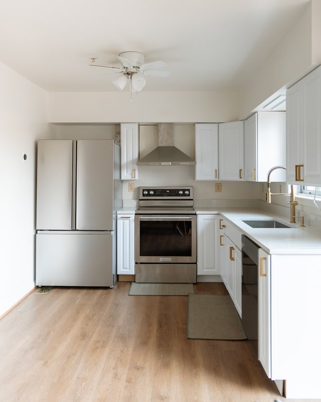 Foto del edificio - 5790 Katsura Ct