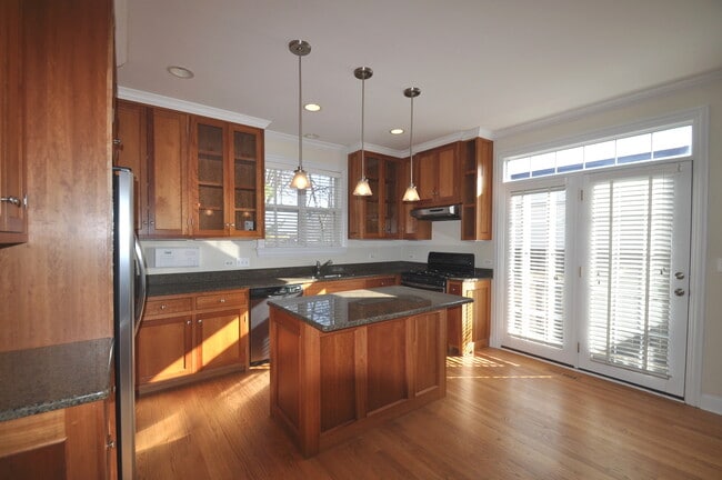 Building Photo - 118 McKinley Ave