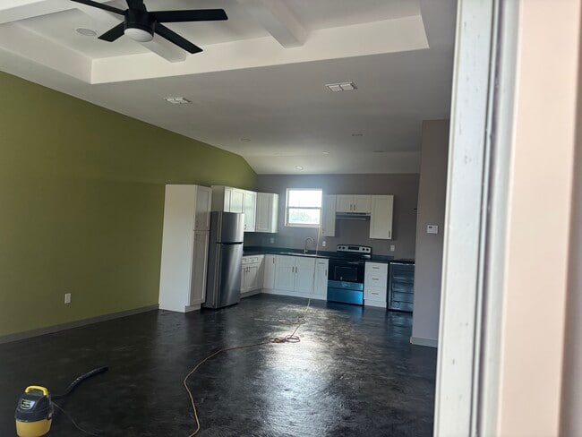 Foto del edificio - 3246 Meadow Ln