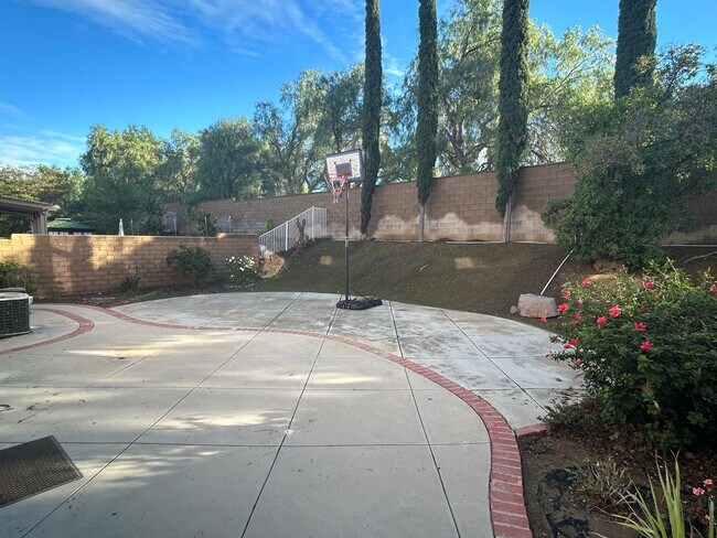 Foto del edificio - 6016 Sunflower St