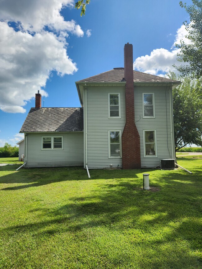 Foto del edificio - 1738 Racine Ave