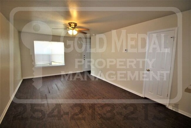 Foto del edificio - Cozy 2-bedroom, 1-bath fourplex in the Heart of Copperas Cove! 807-B Industrial Avenue