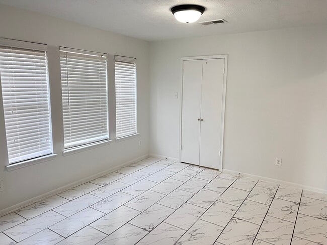 Building Photo - 6334 Cape Forward Dr