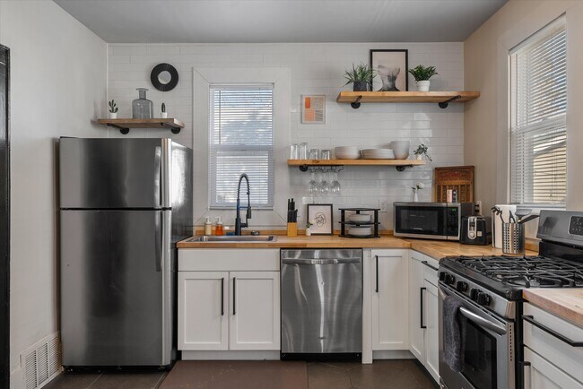 Foto del edificio - 340 E Clarence St