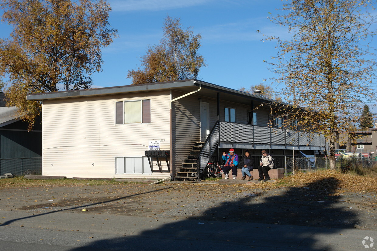 Primary Photo - 525 E 14th Ave