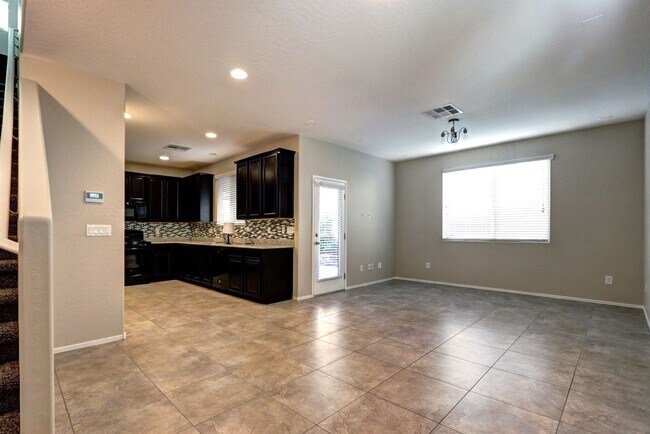 Foto del edificio - 7680 Lots Hills Dr