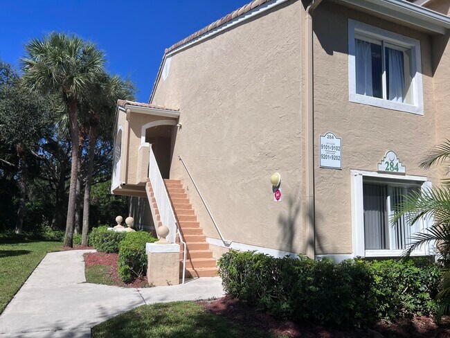 Foto del edificio - 284 Village Blvd