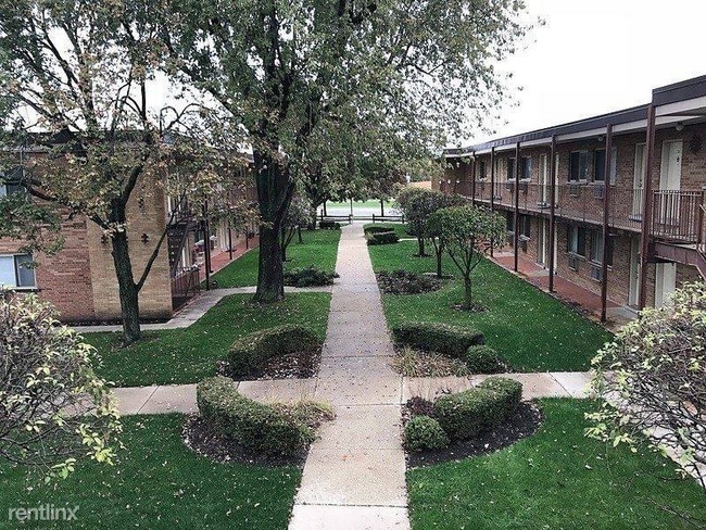 Foto del edificio - 8500 Waukegan Rd