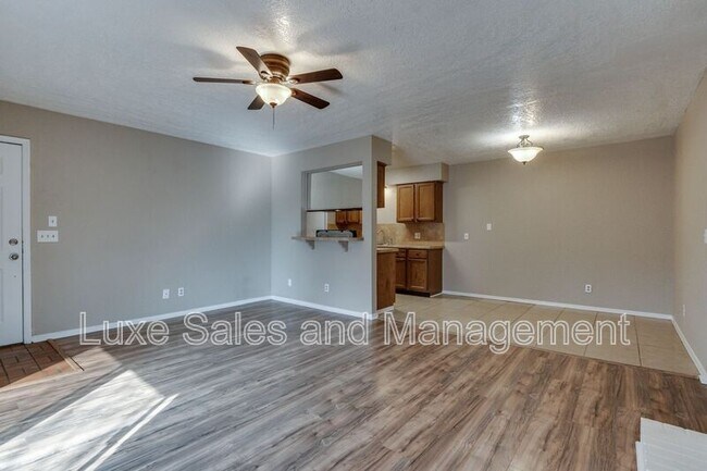 Building Photo - 3200 W Britton Rd